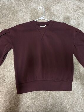 Universal Thread Women's Crewneck Sweatshirt in Burgundy
